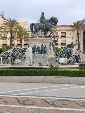 İspanya 'nın göbeğindeki Valdepenas Caddesi