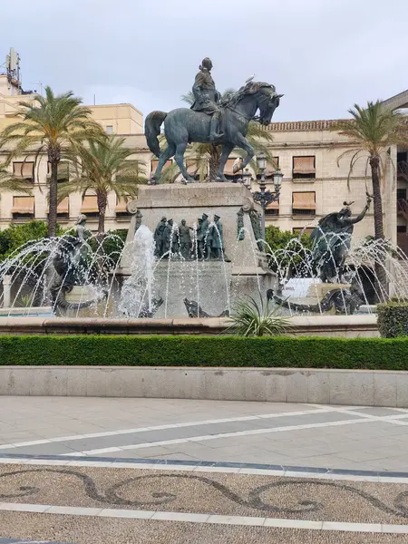 İspanya 'nın göbeğindeki Valdepenas Caddesi