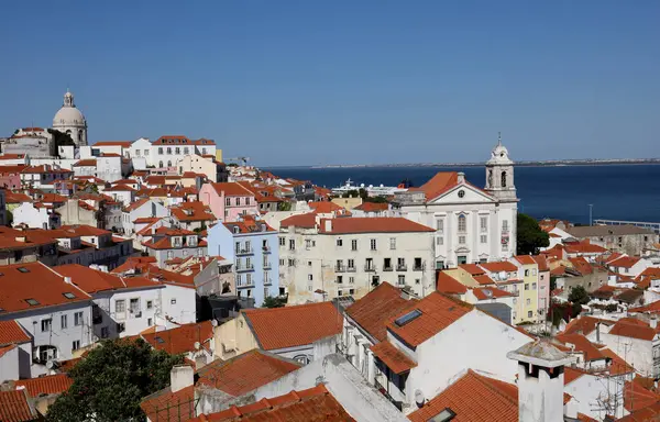 Lizbon Portekiz 'de ilginç, tarihi bir şehirdir..