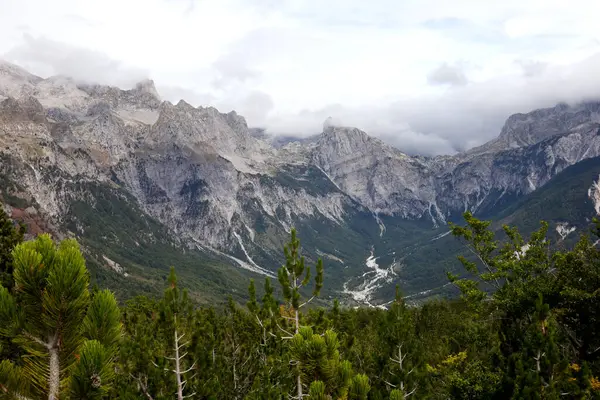 Prokletije Dağları Arnavutluk 'un dokunulmamış doğası..