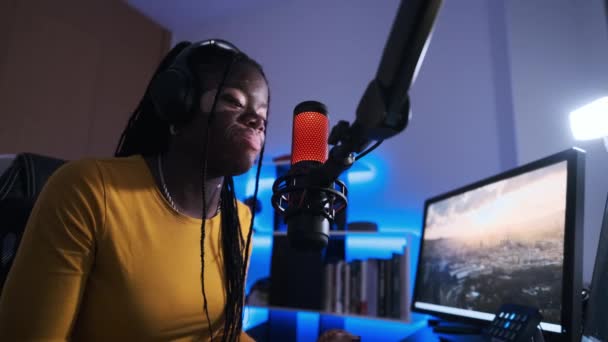 Slow Motion Video Black Woman Vitiligo Skin Condition Recording Podcast — Stock Video