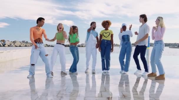 Baile Cámara Lenta Alta Energía Con Generación — Vídeos de Stock
