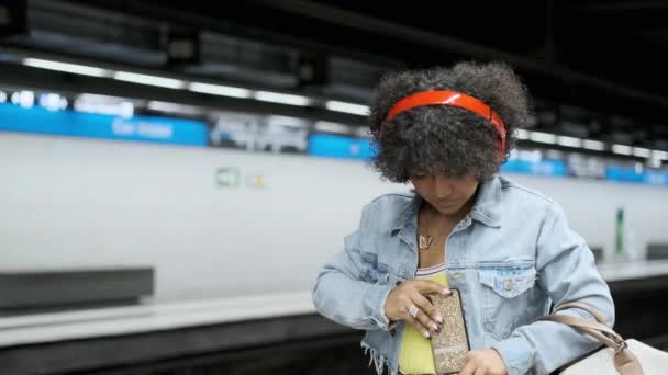 Slow Motion Video Serious Transgender Person Taking Metro Arriving Stop — Stock Video