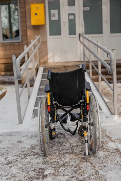 Empty Wheelchair Hospital Ramp Wheelchair Close Childrens Wheelchair — Fotografia de Stock