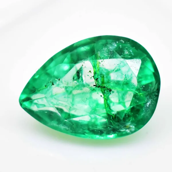Természetes Drágakő Zöld Smaragd Szürke Háttér — Stock Fotó