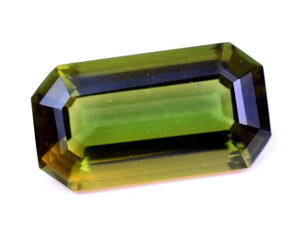 Природный Драгоценный Камень Зеленый Турмалин Сером Фоне — стоковое фото