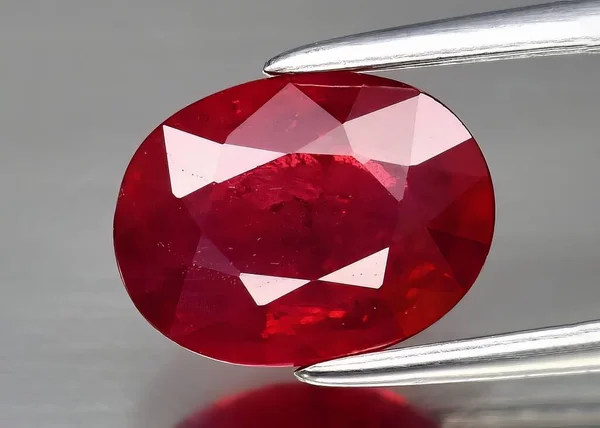 Natural Gemstone Red Ruby Gray Background — Stock Photo, Image