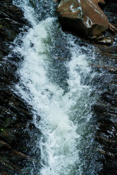 폭포의 근처의 Huk Waterfall Ukrainian Carpathians — 스톡 사진