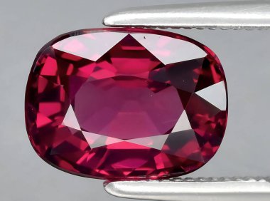 Arka planda doğal kırmızı yakut taşı taşı