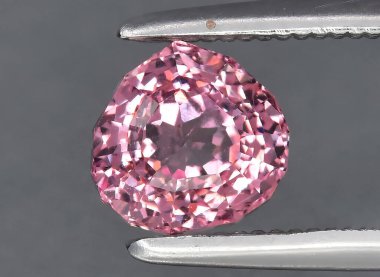 Arka planda doğal pembe malaya taşı