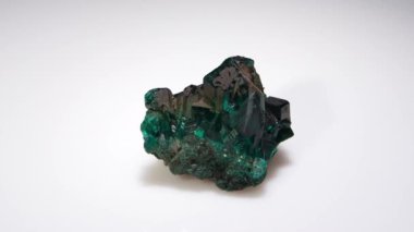 Doğal yeşil dioptaz kristalleri arkaplanı