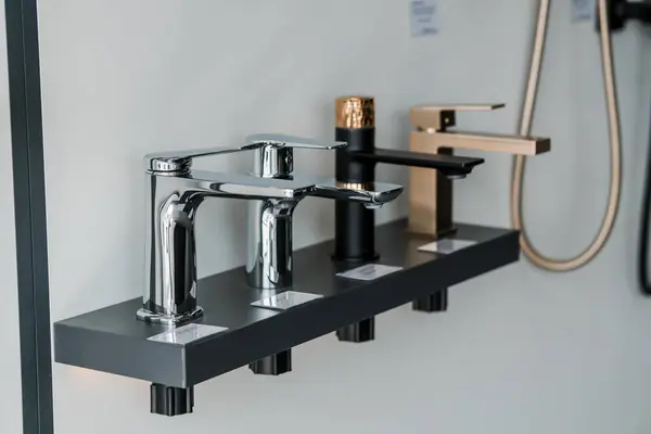 Modern Banyo Musluğu Tasarımlarının Zarif Gösterisi.