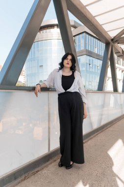 Zarif Kentsel Moda: Tarz ve Modern Mimarinin Ebedi Harmanı.