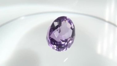 Işık Işıldayan Mor Ametist Gemstone