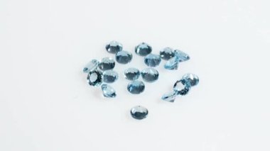 Parlak Arkaplanda Parlak Mavi Gemstone Koleksiyonu