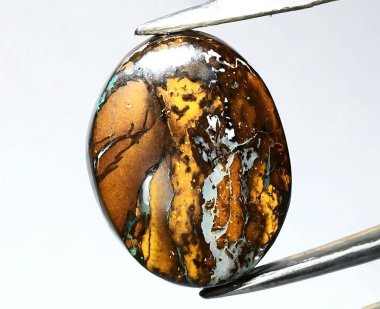 Büyüleyici Doğal Kaplan Gözü Gemstone Zengin Altın ve Kahverengi Çizgileriyle.