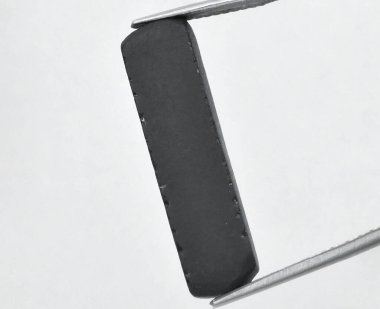 Cilalı Obsidian Gemstone Takdir ve Çalışma İçin Gösterildi.