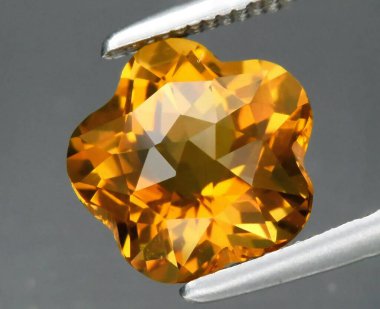 Şaşılacak Doğal Altın Citrine Gemstone Zarif Kesim.