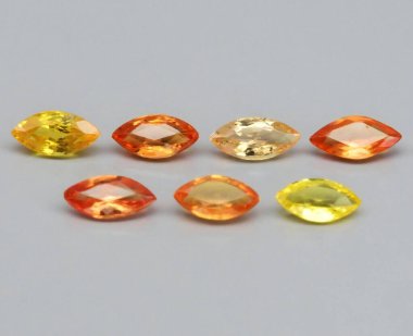 Turuncu ve Sarı tonlarda Doğal Gemtaşlarının Renkli Gösterimi.