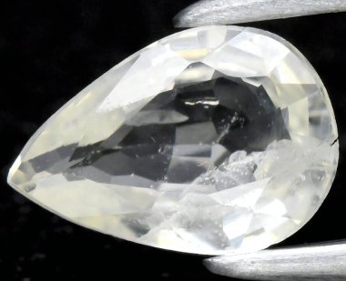 Enfes Doğal Gemstone Armut Şeklinde Zarif ve Kusursuz Açıklık Gösteriyor.