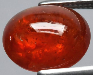 Göz kamaştırıcı Doğal Turuncu Amber Gemstone Parlak Berraklıkta Yakalandı.