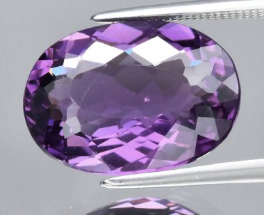 Enfes Oval Kesim Ametist Gemstone Canlı Mor Renkler.