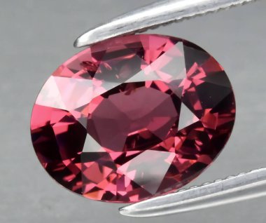 Zarif Pembe Turmalin Gemstone Şık Oval Şekilde Ayartıcı Berraklık ve Parlaklıkla Ayartılmış.