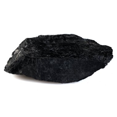 Beyaz Arkaplanda Doğal Siyah Tourmaline Taşı.