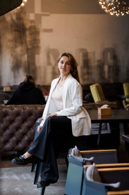 Modern Zarafet Şık Kafe Ayarlarında.