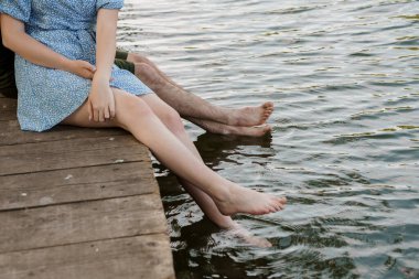 Waterside 'ın Romantik Anı Yumuşak Doğal Işıkta Yakalandı.