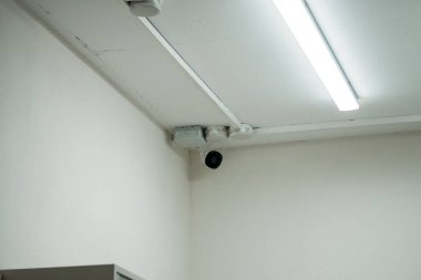 Kamera Minimalist Oda Köşesine monte edildi.