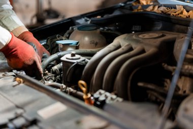 Bakım Aletleri ve Bileşenleri Odaklı Otomotiv Tamir Motoru.