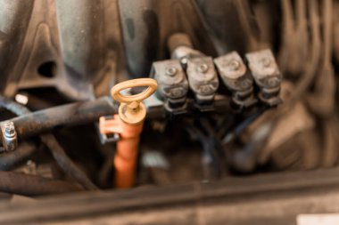 Bir Aracın Yakıt Enjektör Sistemi Detaylı Kapanışı.