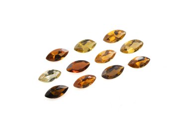 Sarı, Turuncu ve Kahverengi tonlarında Doğal Tourmaline Taşları Koleksiyonu.