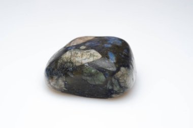 Eşsiz Desenler ve Zengin Renklerle Doğal Liberte Gemstone.