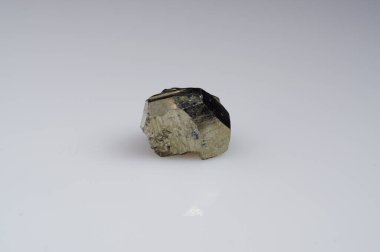 İspanya 'dan Eşsiz Kristalizasyon Özellikleriyle Büyüleyici Doğal Pyural Gemstone.