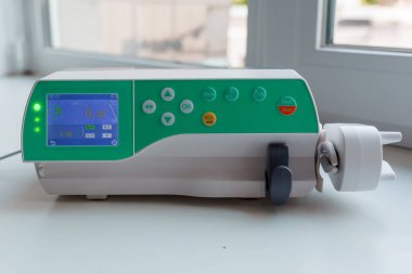 Dijital Görüntü ve Kullanıcı Denetimli Gelişmiş Tıbbi Erişim Pompası.