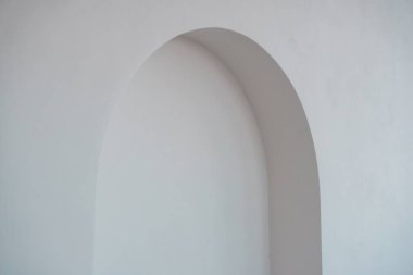 Yumuşak Doğal Işıkta Minimalist Mimari Eğrisi.