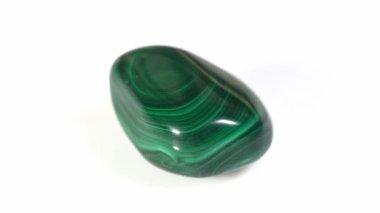 Çarpıcı Yeşil Desenlerle Doğal Malachite Taşı