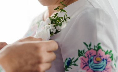 Çiçek Yaka Çiçeği ile Törene Hazırlık Gelini.