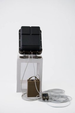 Kontrol Modülü ile Taşınabilir Elektronik Savaş Sistemi.