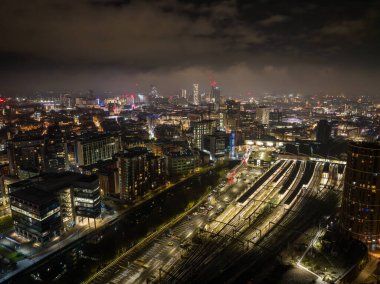 Leeds Merkezi 'nin Hava Gecesi Çekimi, Batı Yorkshire, İngiltere. Yüksek kalite fotoğraf