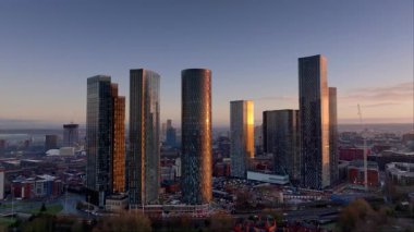 Manchester, UK: Gün Doğumu 'ndaki Deansgate Meydanı' nın Hava Görüntüsü