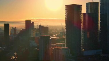 Deansgate Meydanı ve Manchester City Skyline 'da Gün Doğumu