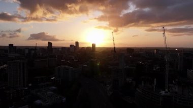 Şafak vakti Leeds Şehir Merkezi: Kentsel Skyline 'ın Hava Görüntüsü