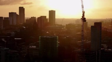 Leeds Şehir Merkezi Altında Gün Doğumu: İnşaat, Mimarlık ve Kentsel Gelişim