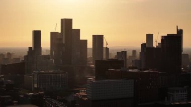 Manchester City 'de Günbatımı: Bir İHA' nın Kentsel Gelişim Perspektifi