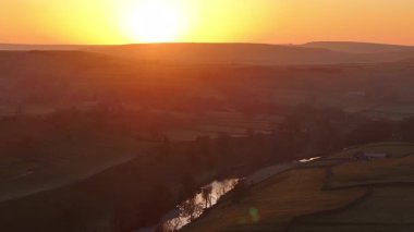Yorkshire Dales Ulusal Parkı 'nda Altın Gün Doğumu