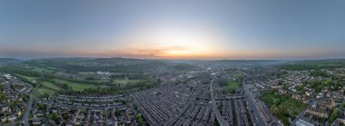 Batı Yorkshire, Bradford 'daki Tarihi Saltaire Köyü' nde Hava Gündoğumu
