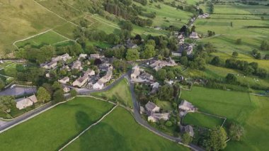 Buckden Village 'ın çarpıcı hava manzarası Yorkshire Dales Ulusal Parkı' na yerleştirildi.